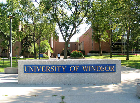 温莎大学 university of windsor